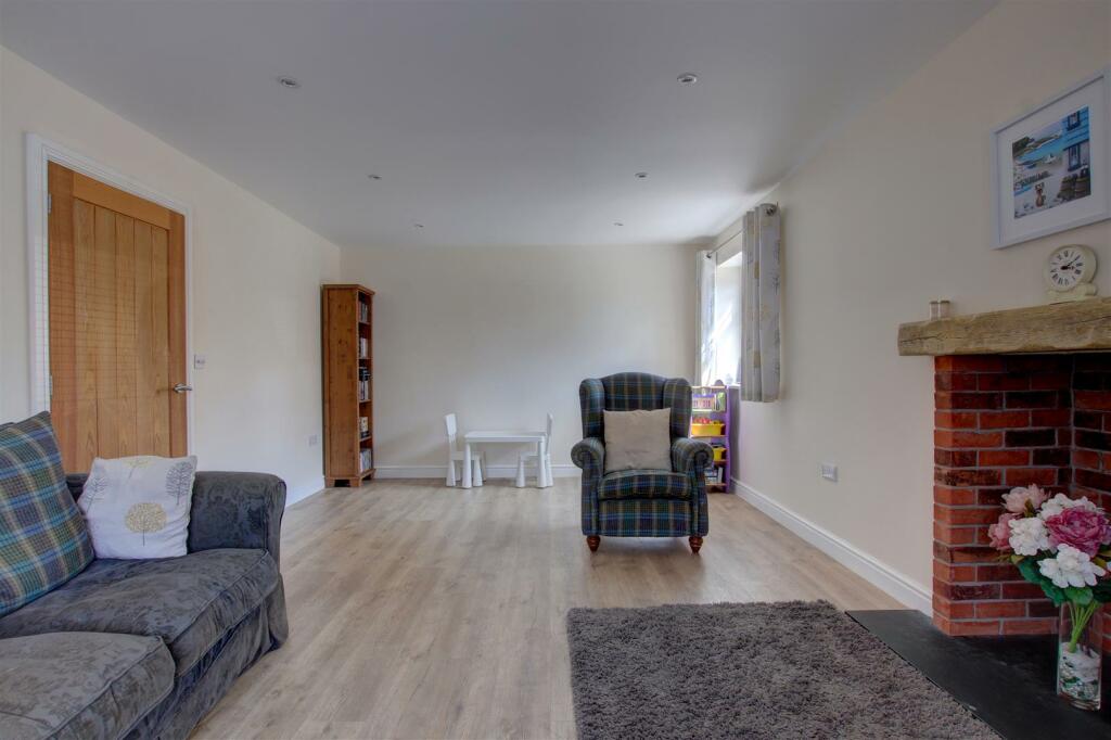 Additional property image - Crooks Lane, Studley