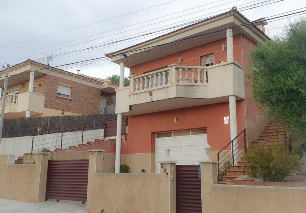 7 bedroom chalet for sale in Catalonia, Tarragona, Spain