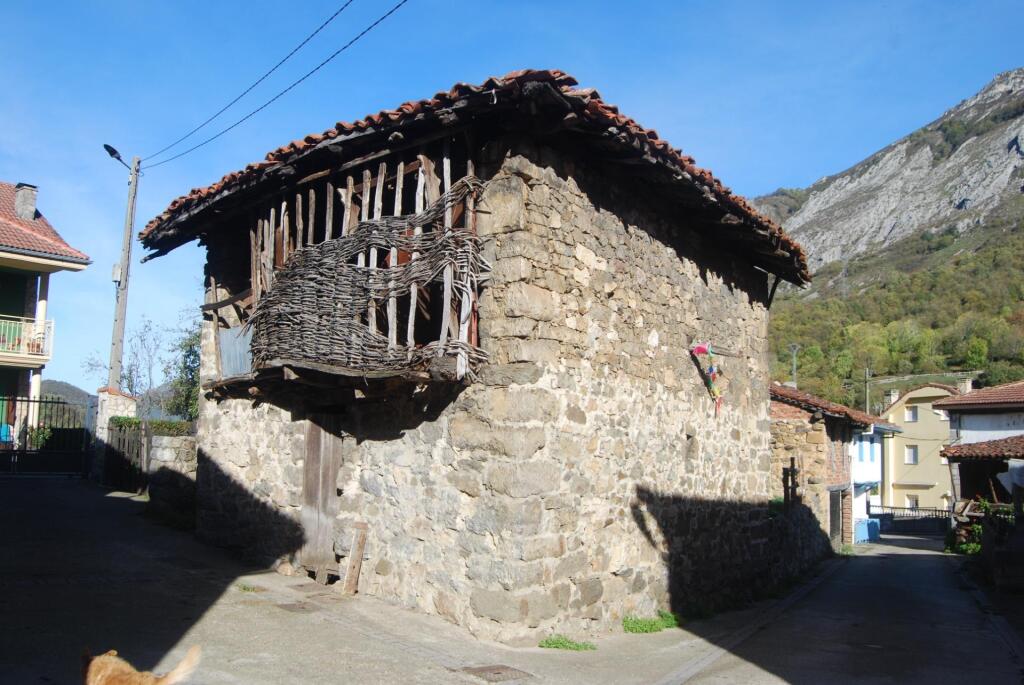 Main image of property: Asturias, Oviedo, Campo de Caso