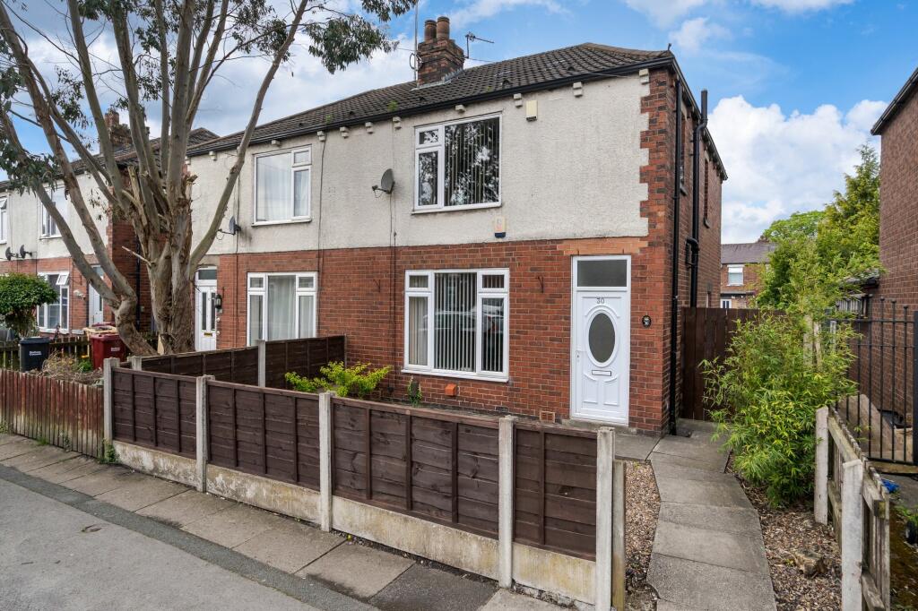 3 bedroom semidetached house for sale in Garstang Avenue, Bolton, BL2