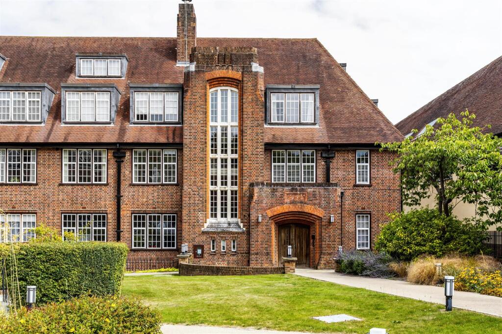 Main image of property: Lesbourne Road, Reigate