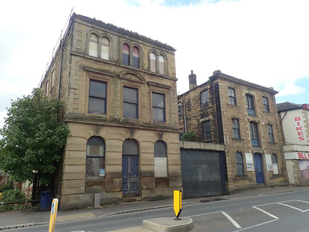 Main image of property: Bradford Road, Dewsbury