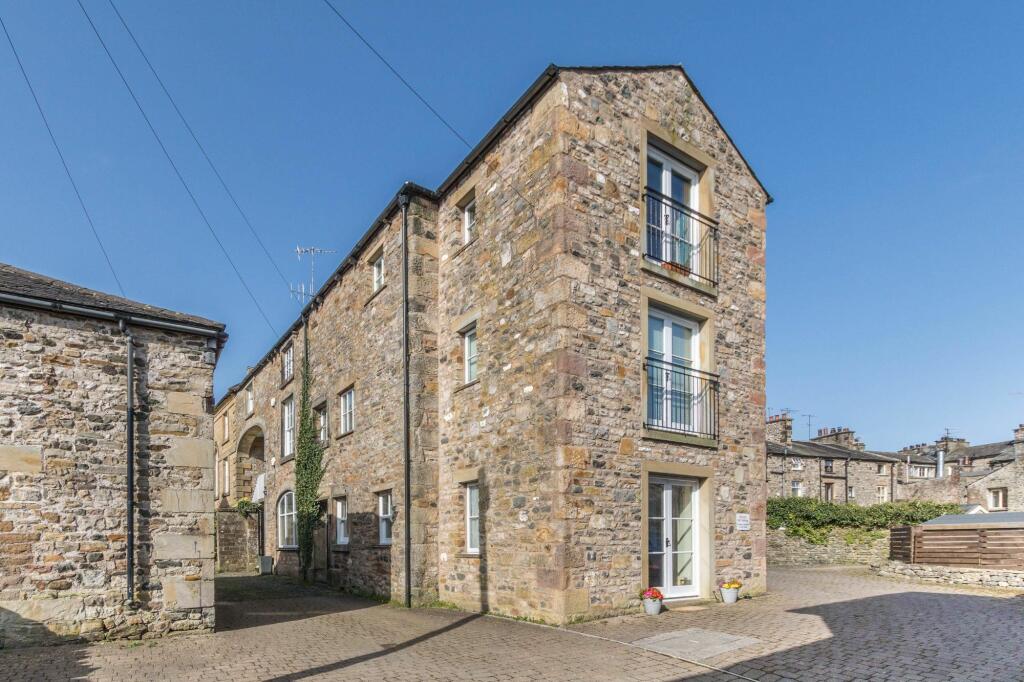 Main image of property: Flat 1, 9A Main Street, Kirkby Lonsdale