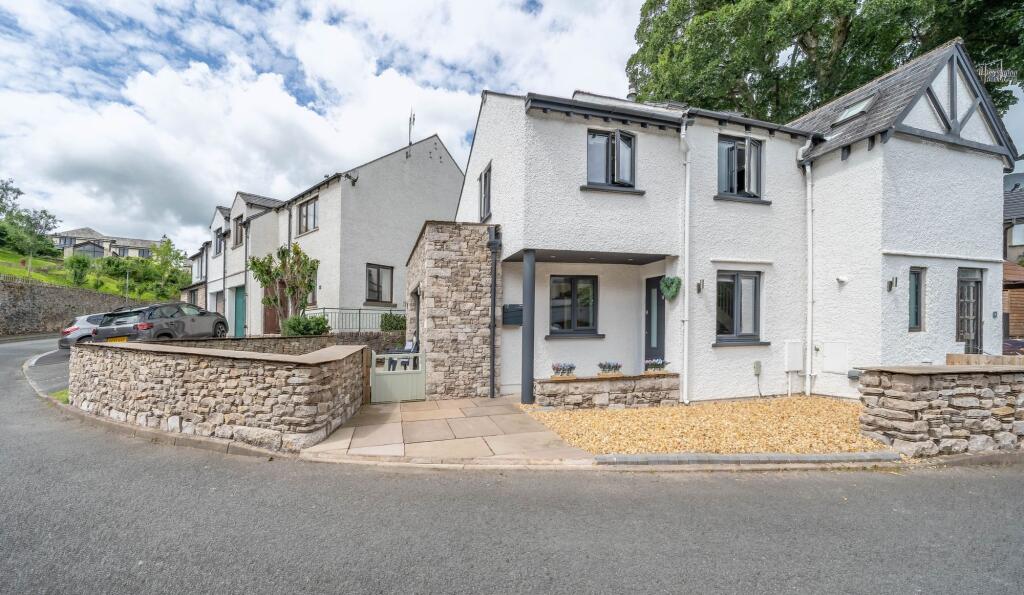 Main image of property: 15 Lower Abbotsgate