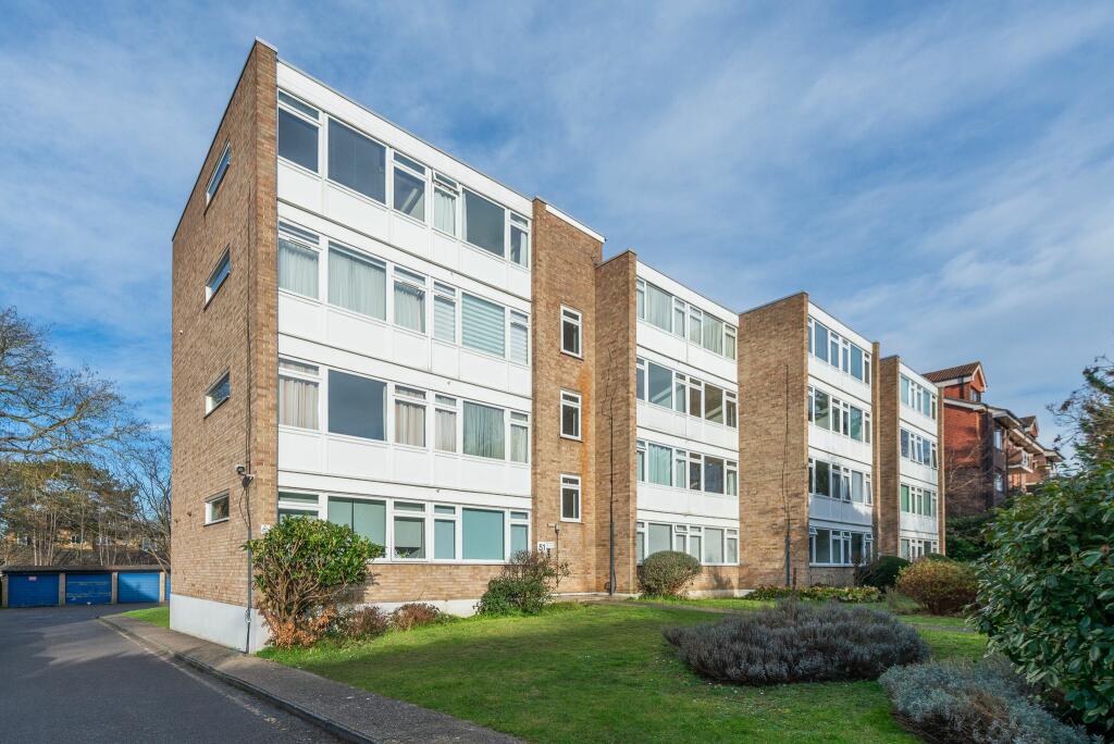 2 bedroom flat for sale in Beckenham, BR3