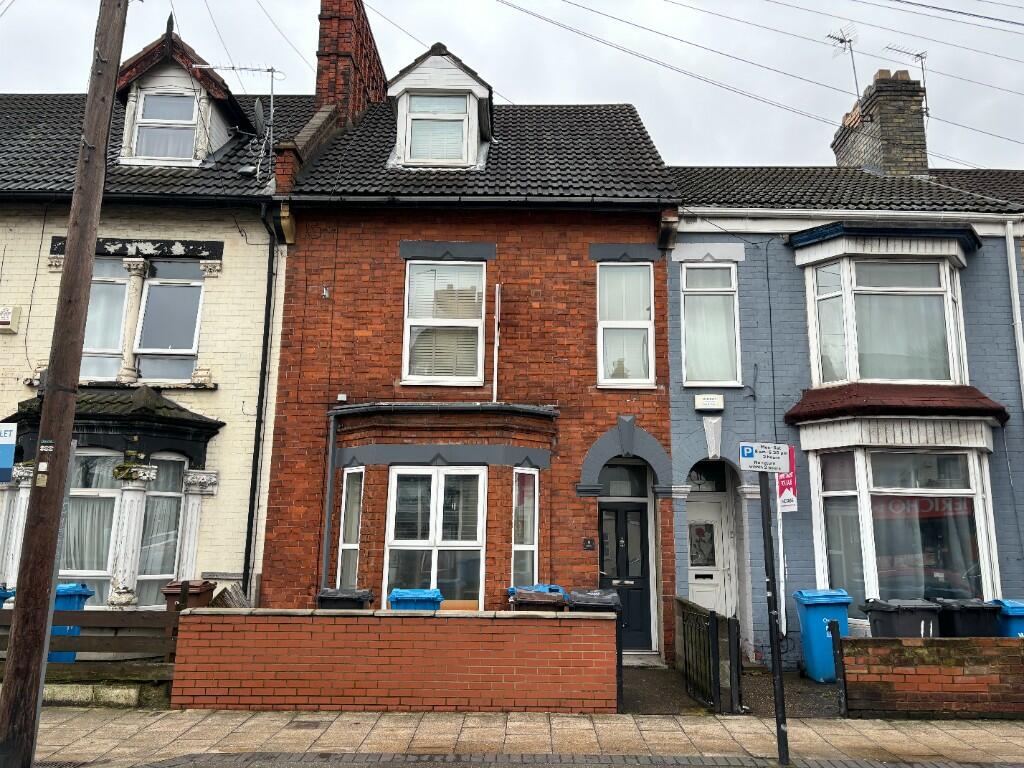 6 bedroom terraced house for sale in Newland Avenue, Hull, HU5