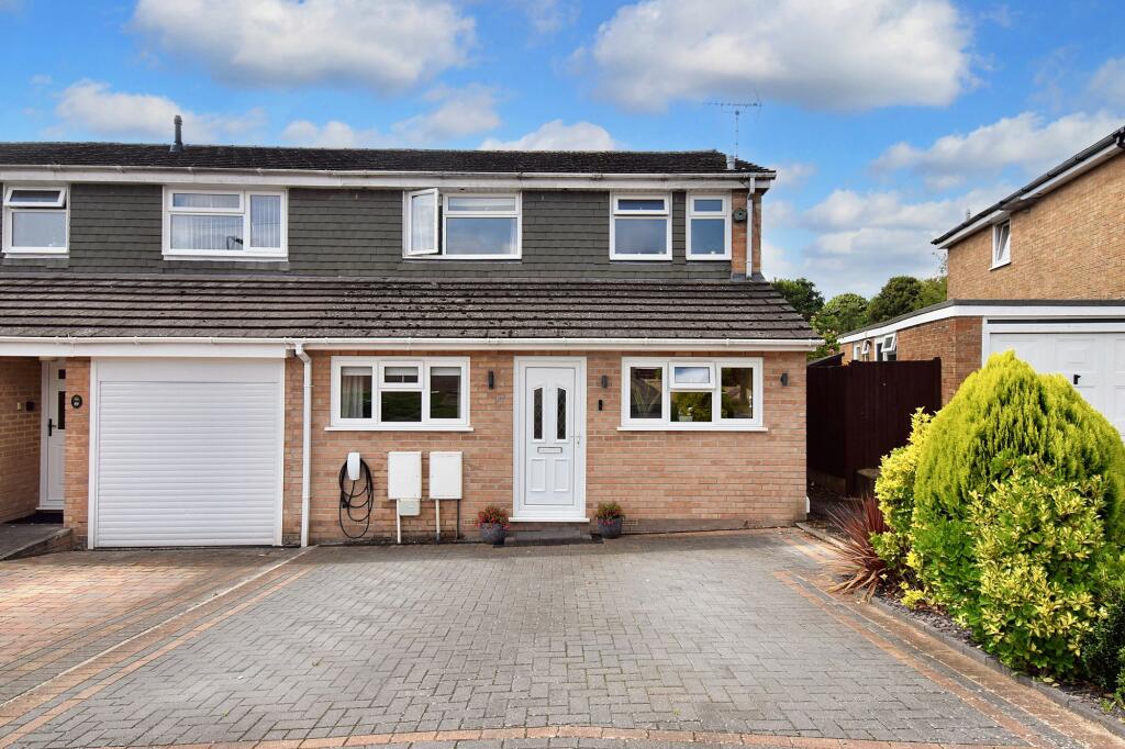 3 bedroom end of terrace house for sale in Bodycoats Road, Chandler's