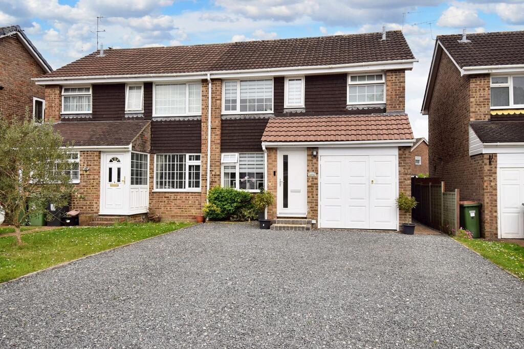 Main image of property: Hunters Way, Bishopstoke, Eastleigh, SO50 8NN.