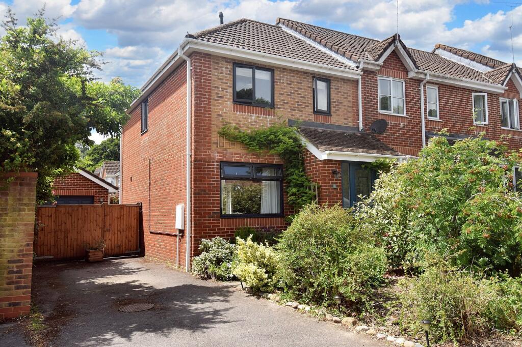 Main image of property: Silverweed Close, Chandler's Ford, SO53