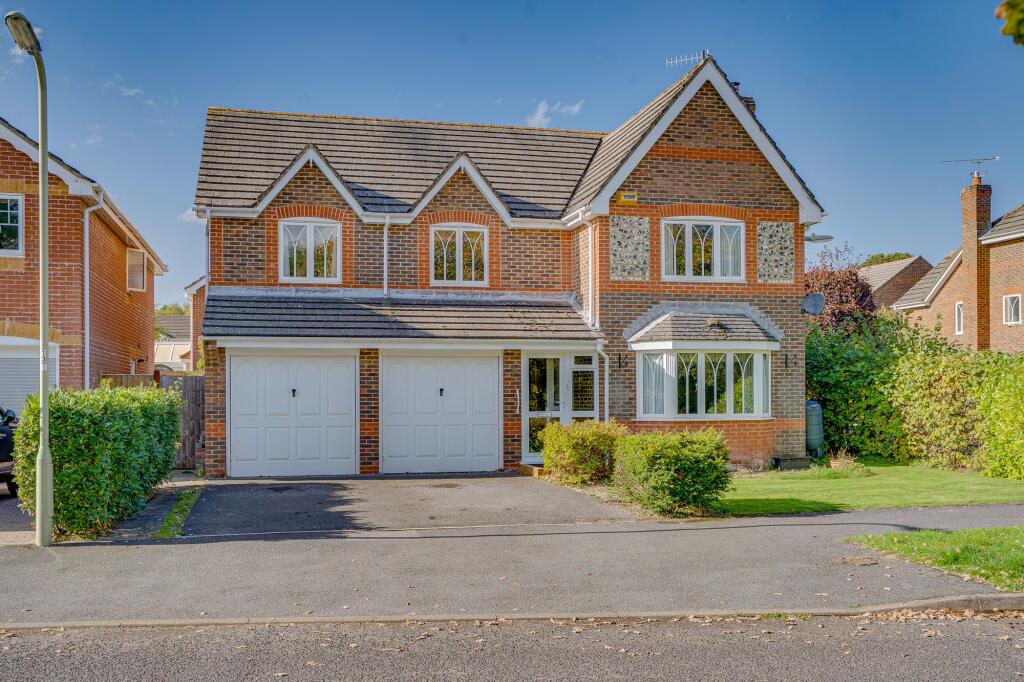 Main image of property: Littlefield Crescent, Chandler's Ford, SO53