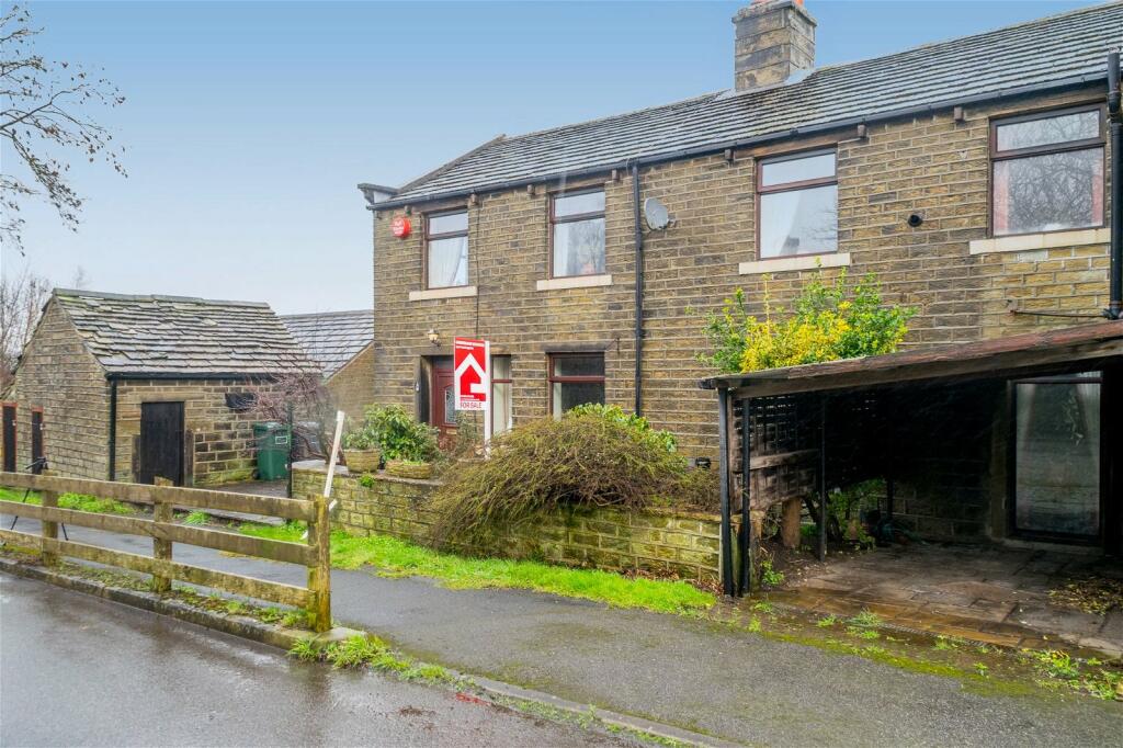 4 bedroom semidetached house for sale in Field Head, Shepley, HD8