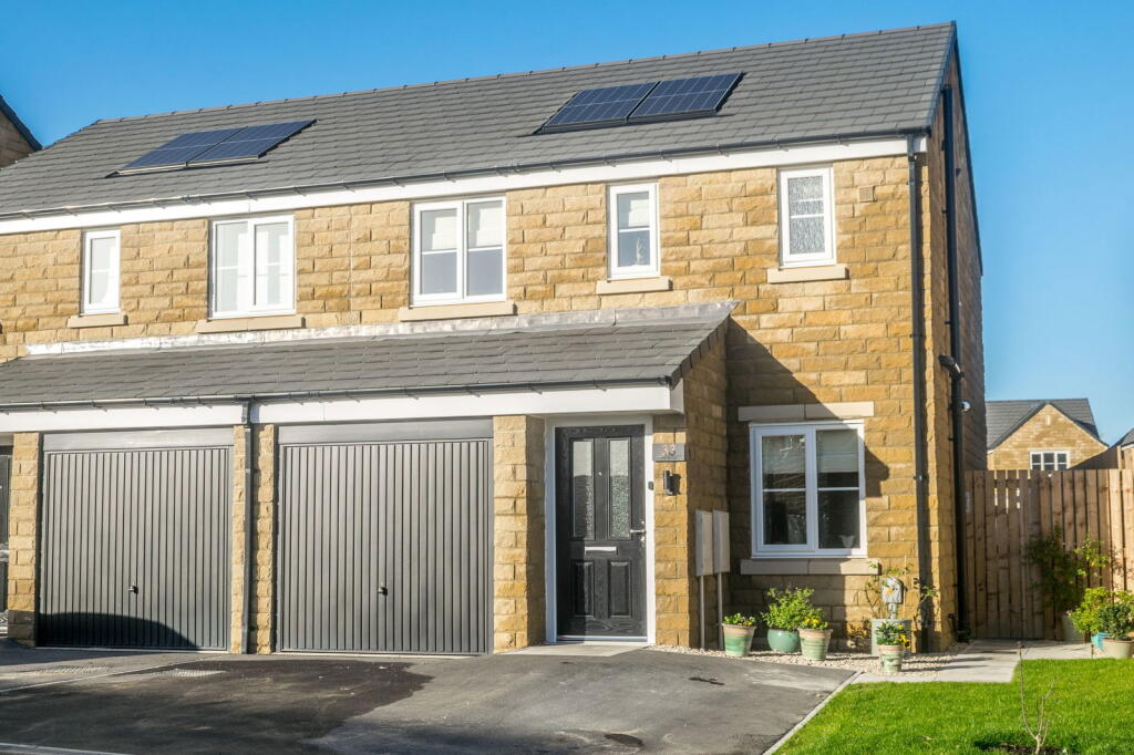 Main image of property: Cliffe Hill View, Skelmanthorpe, HD8