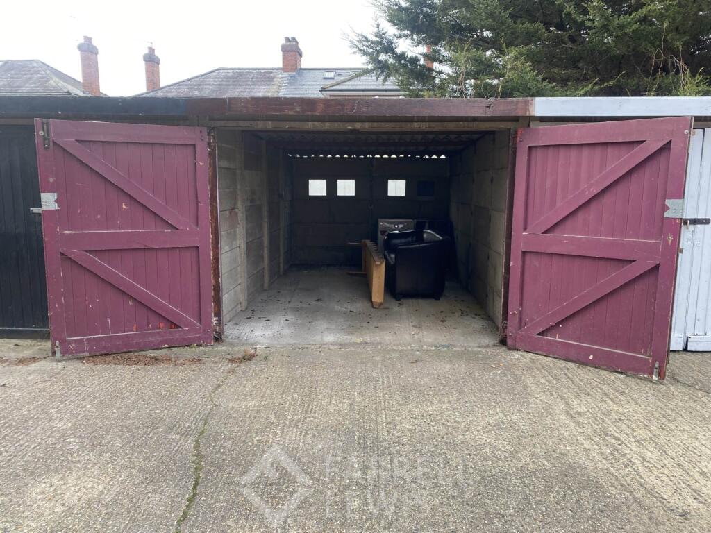 Main image of property: First Avenue, Acton, W3 7JW