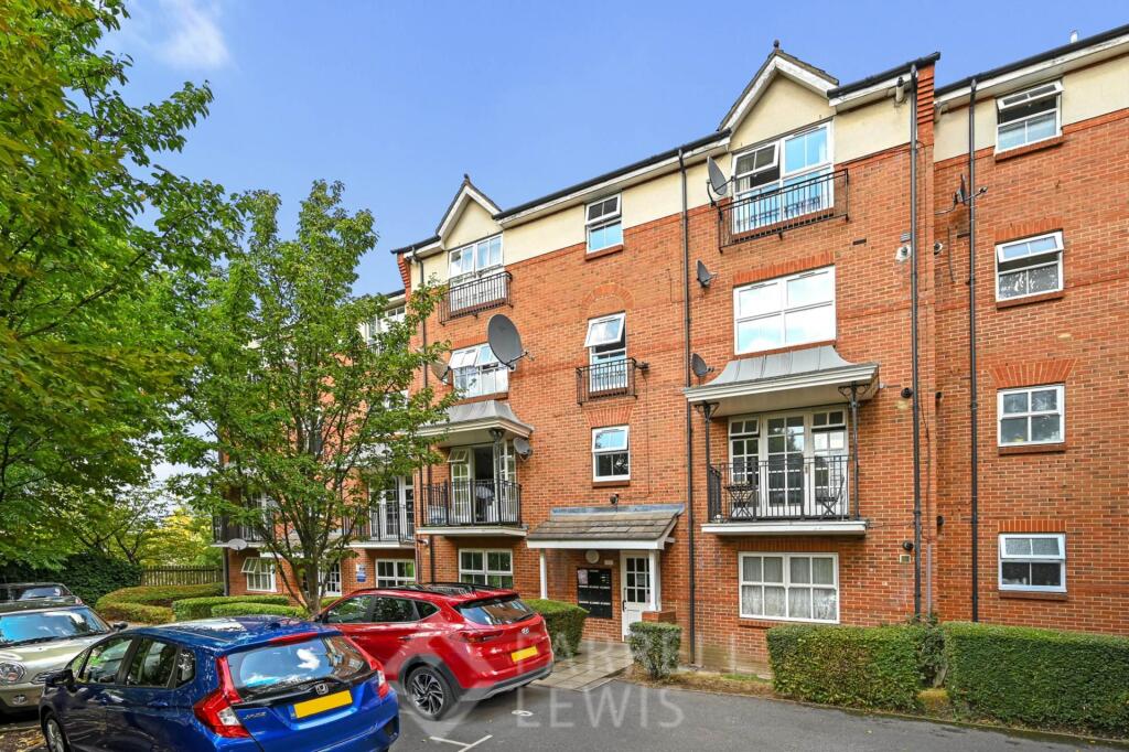 Main image of property: Shaftesbury Gardens, North Acton, NW10 6LJ