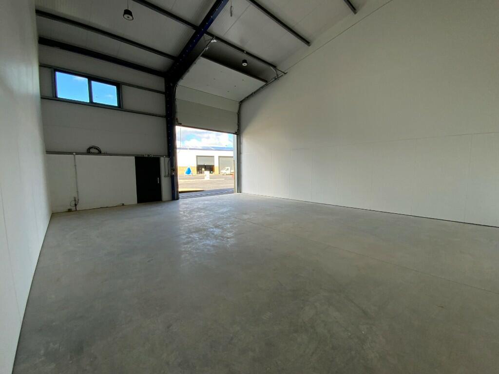 Additional property image - Bradford Road, Keighley, West Yorkshire, BD21