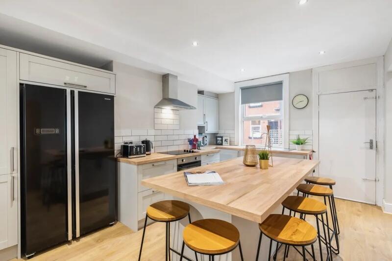 Main image of property: Headingley Avenue, Headingley, Leeds