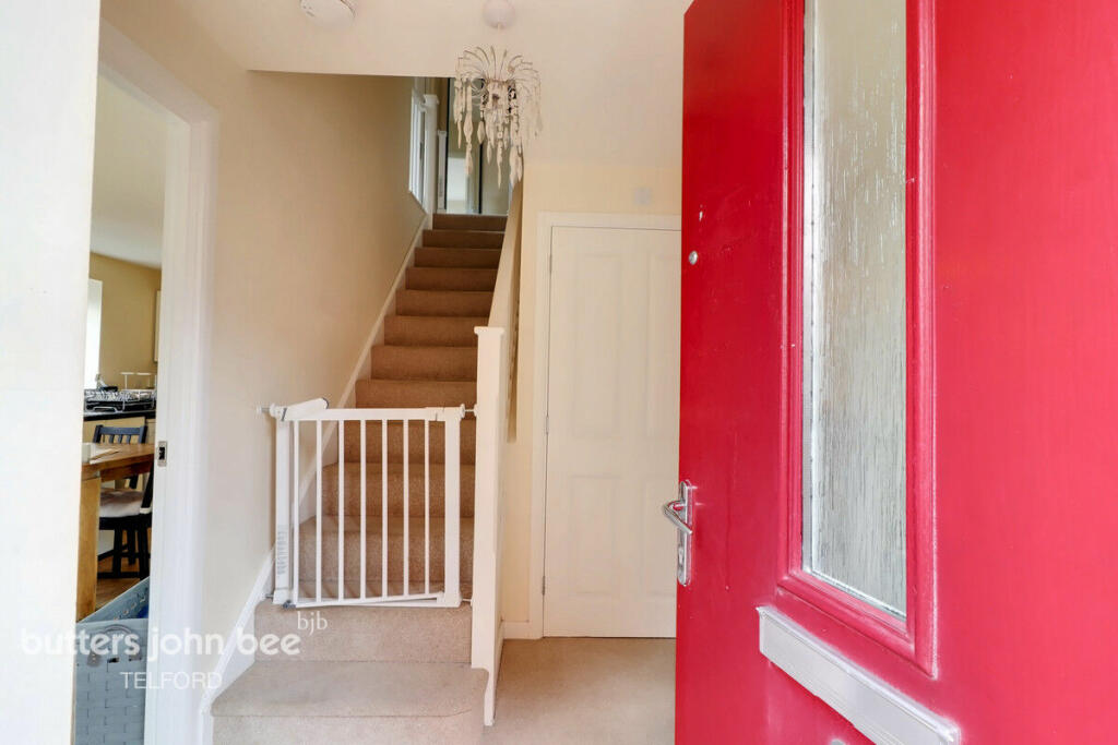3 bedroom terraced house for sale in Dobbins Lane, Telford, TF3
