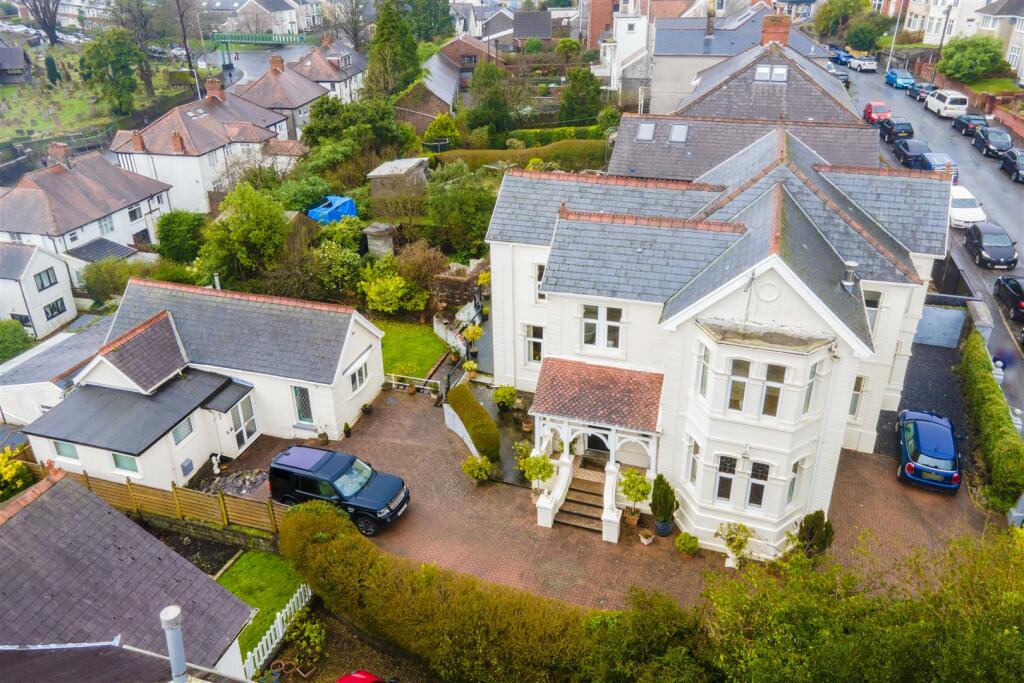 5 bedroom detached house for sale in Eversley Road, Sketty, Swansea, SA2
