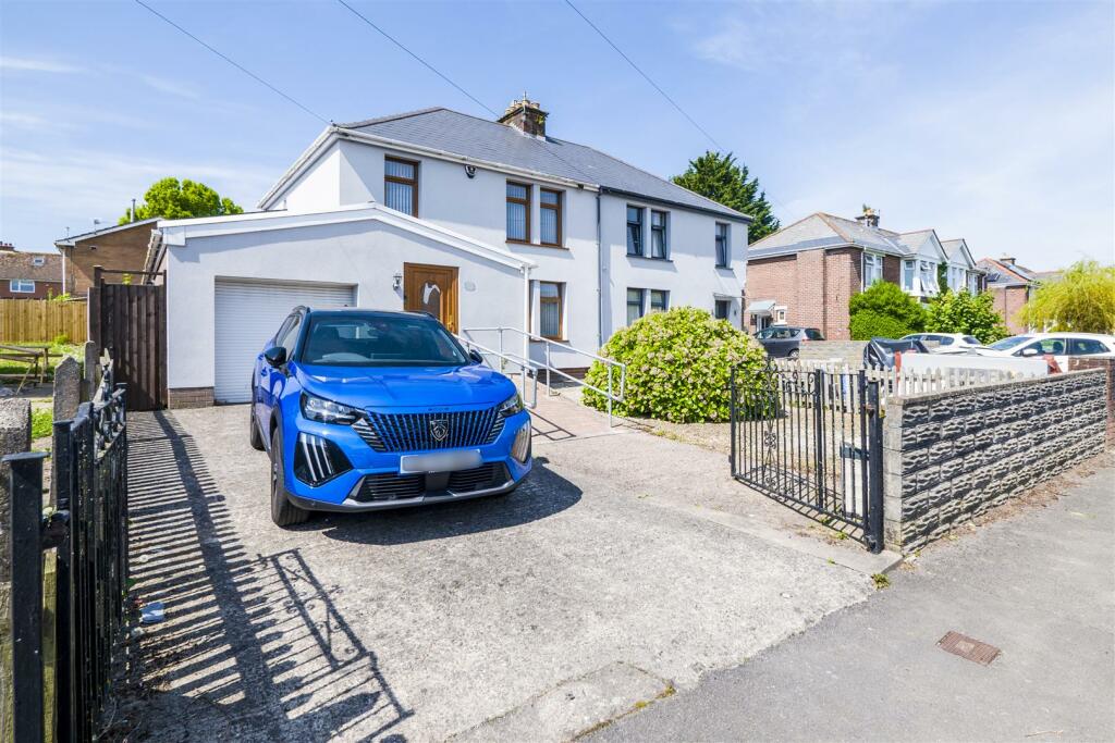 3 bedroom semidetached house for sale in Winston Road, Barry, CF62