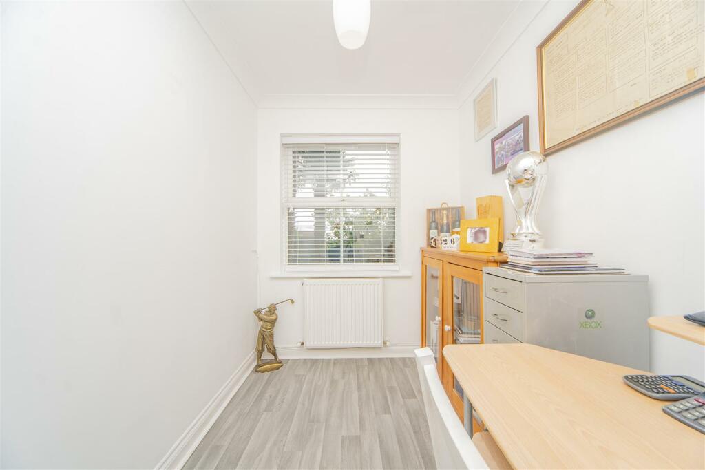 Additional property image - Heol Fioled, Barry