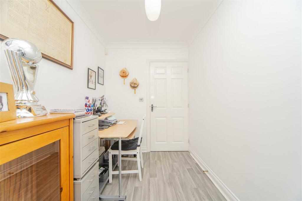 Additional property image - Heol Fioled, Barry