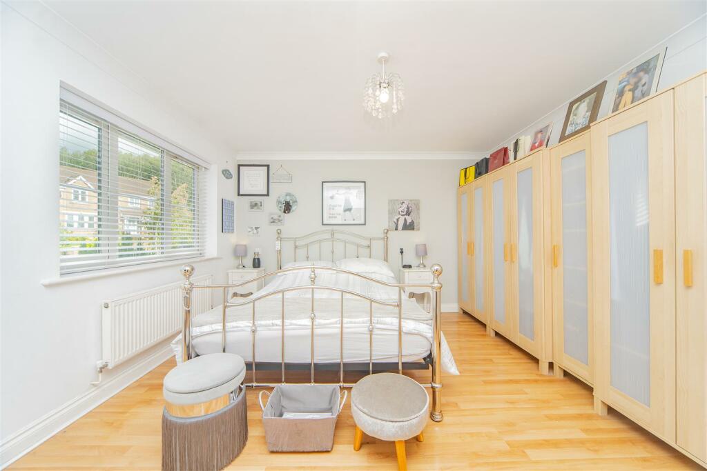 Additional property image - Heol Fioled, Barry