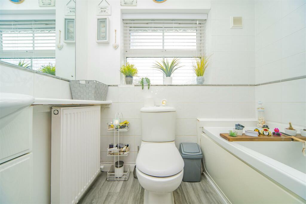 Additional property image - Heol Fioled, Barry