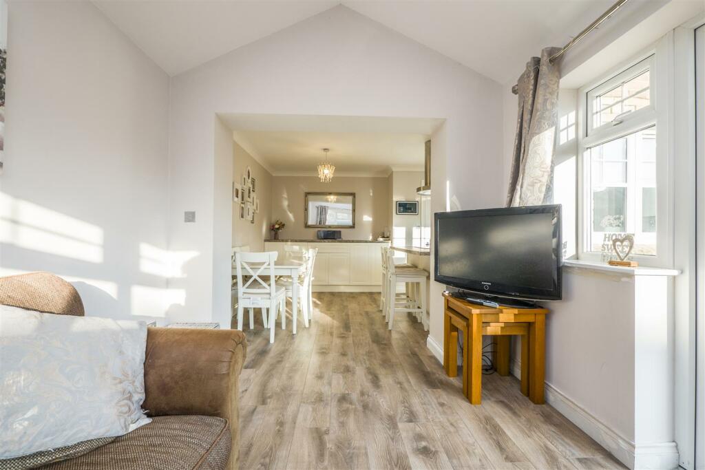 Additional property image - Llys Y Coed, Barry