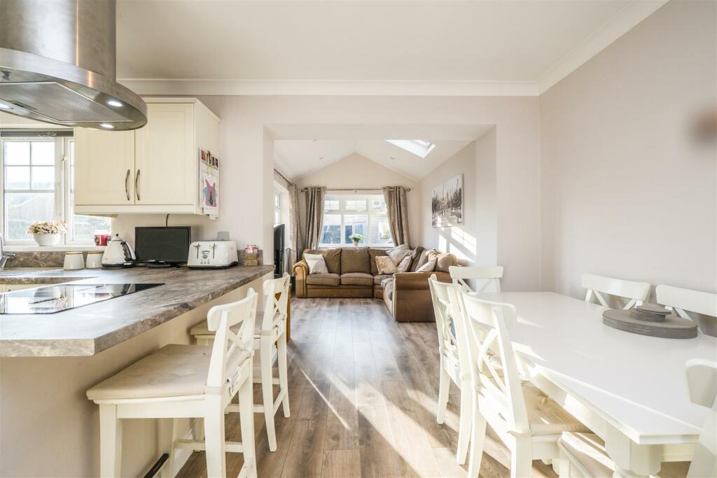 Additional property image - Llys Y Coed, Barry