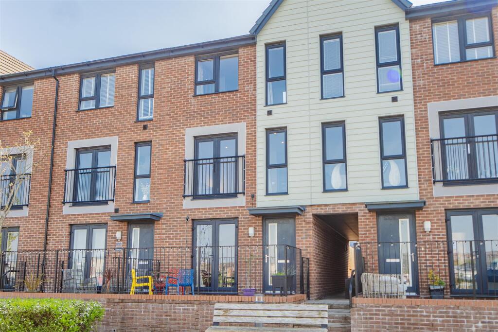 Main image of property: Ffordd Pentre, Barry