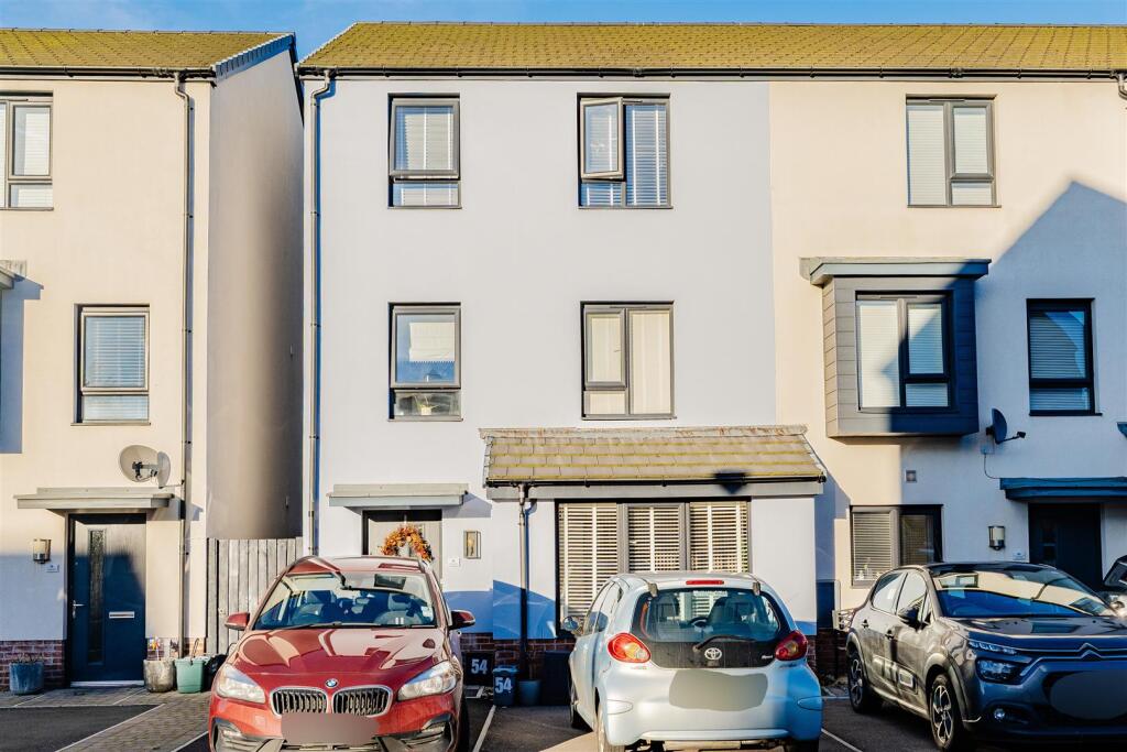 Main image of property: Ffordd Pentre, Barry
