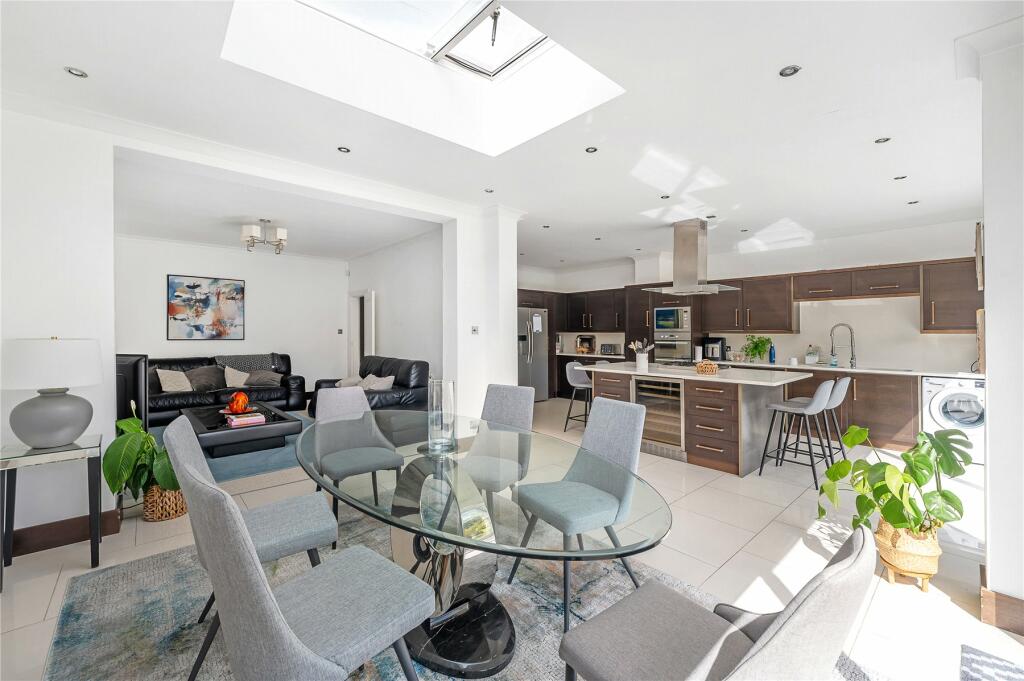 5 bedroom detached house for sale in Westmoreland Road, Bromley, BR2