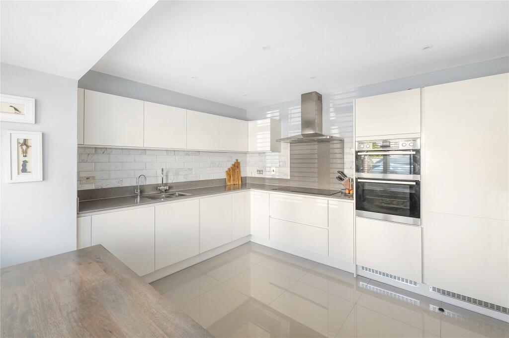 Additional property image - Brindlewick Gardens, Beckenham, BR3