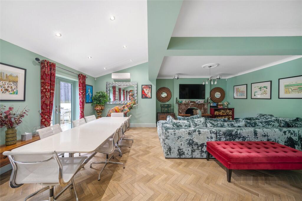 Additional property image - Valley Walk, Croydon, CR0