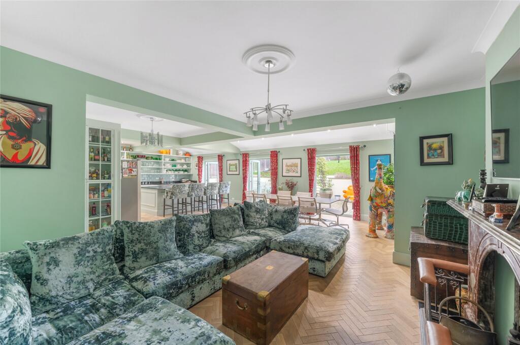 Additional property image - Valley Walk, Croydon, CR0