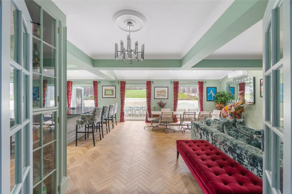 Additional property image - Valley Walk, Croydon, CR0