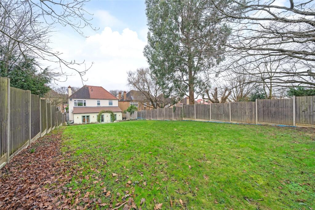 Additional property image - Valley Walk, Croydon, CR0