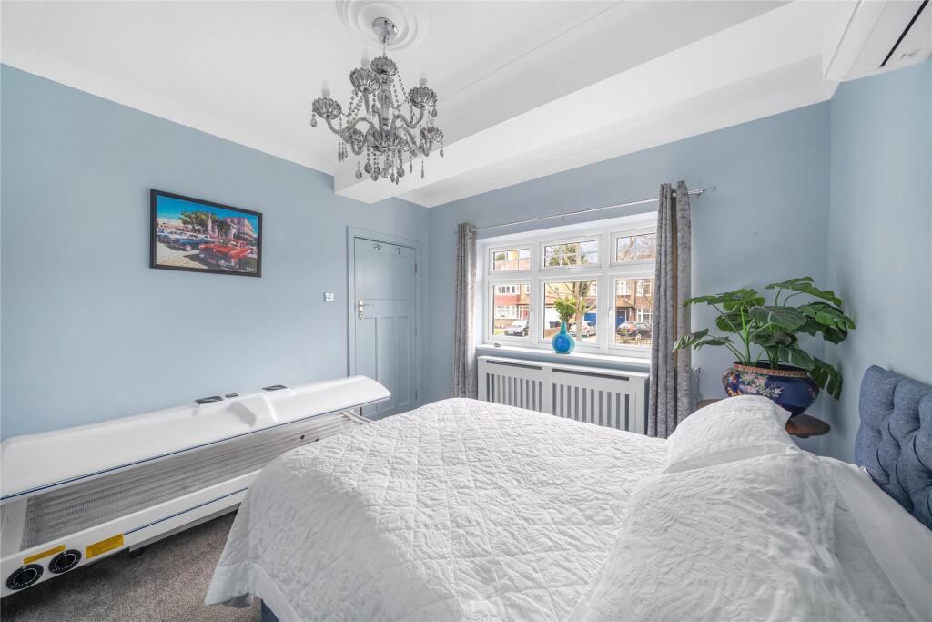 Additional property image - Valley Walk, Croydon, CR0