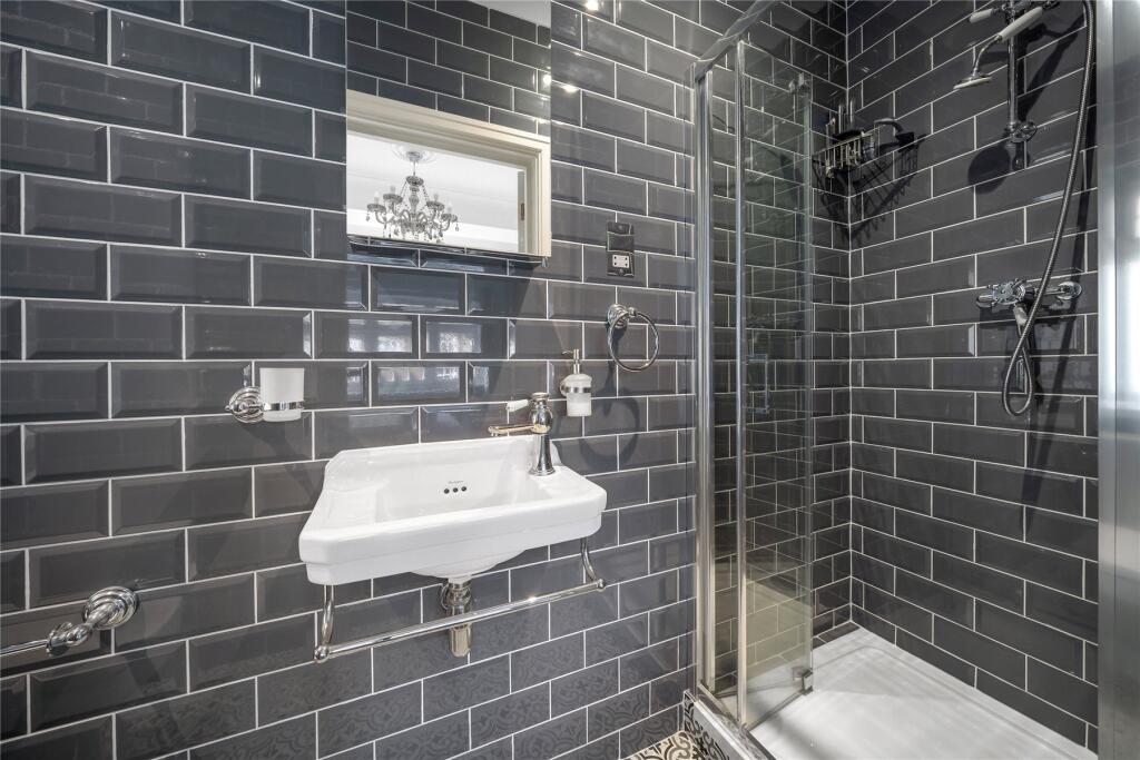 Additional property image - Valley Walk, Croydon, CR0