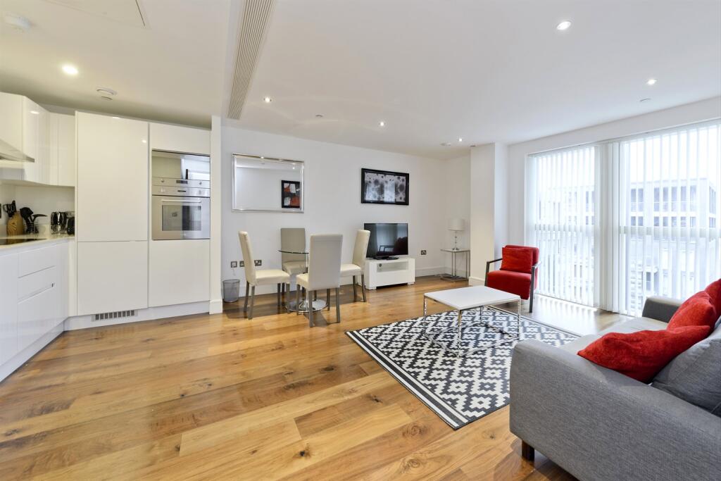 Main image of property: Jackson Tower, Lincoln Plaza, E14