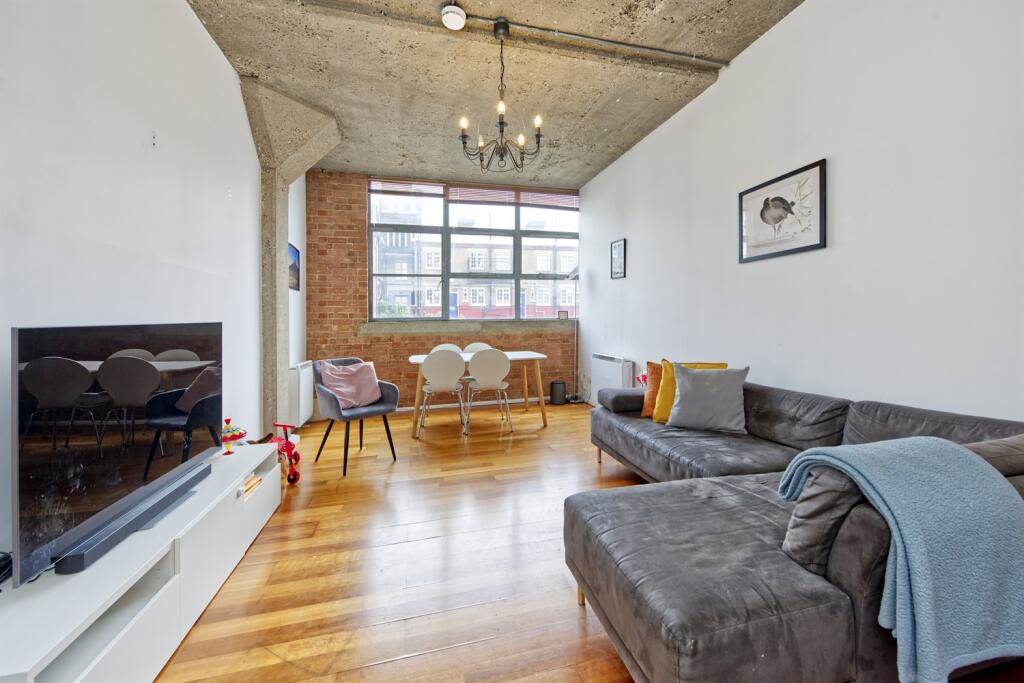 Main image of property: Royle Building, N1