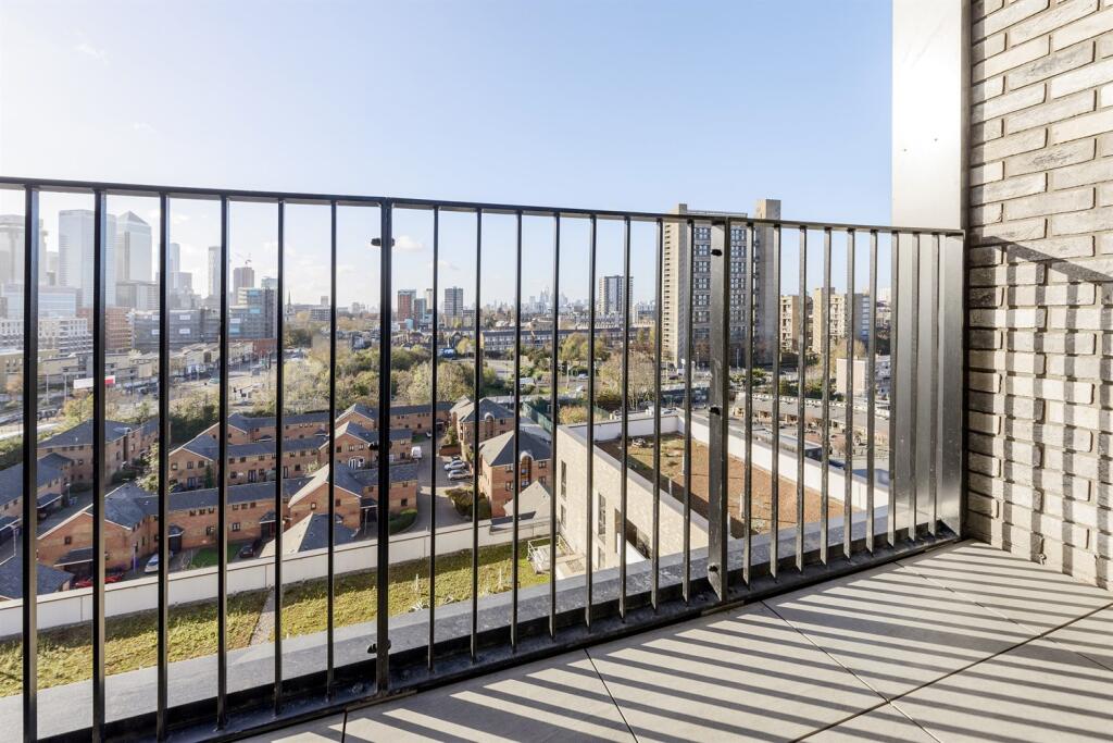 Main image of property: Peppercorn Court, E14