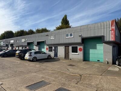 Main image of property: 6-8 Palace Industrial Estate, Bircholt Road, Maidstone, Kent, ME15 9XU