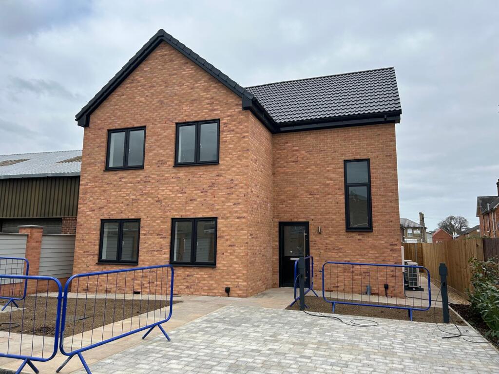 Main image of property: Ivel Road, Shefford, SG17