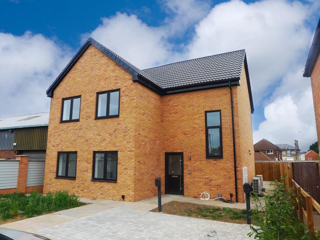 Main image of property: Ivel Road, Shefford, SG17