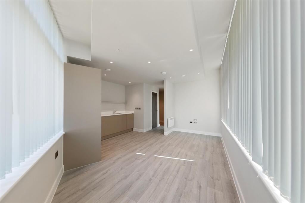 Main image of property: Wokingham Road, Bracknell