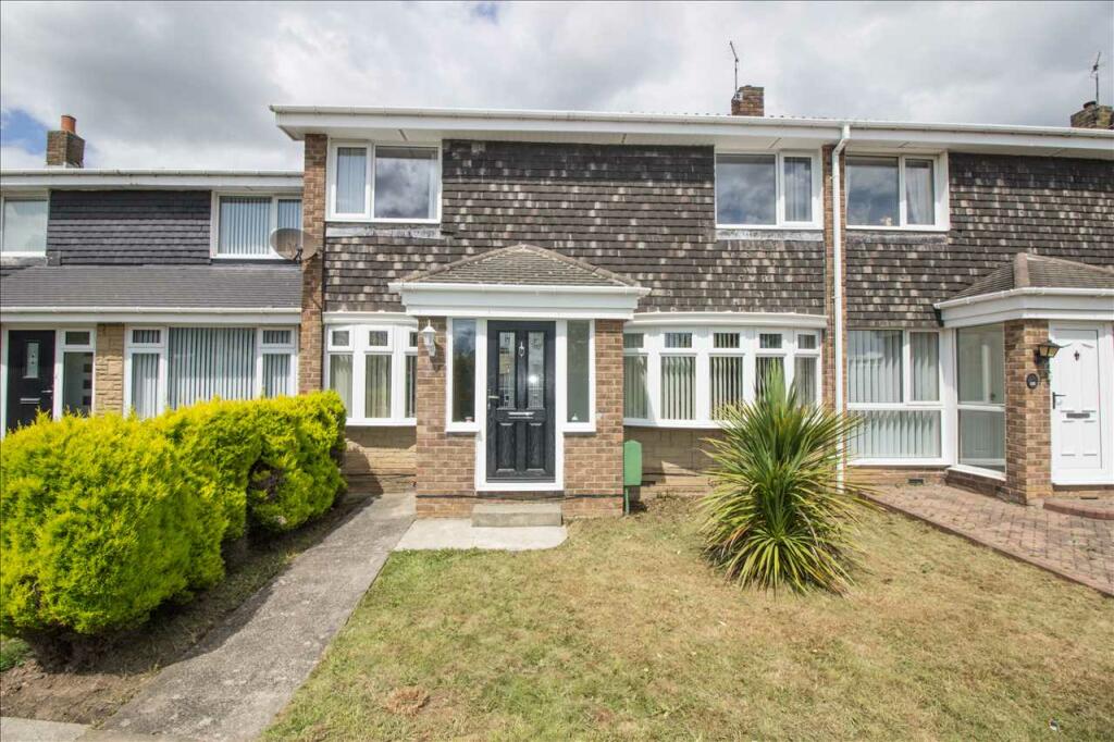 3 bedroom terraced house for sale in Highburn, Stonelaw Grange