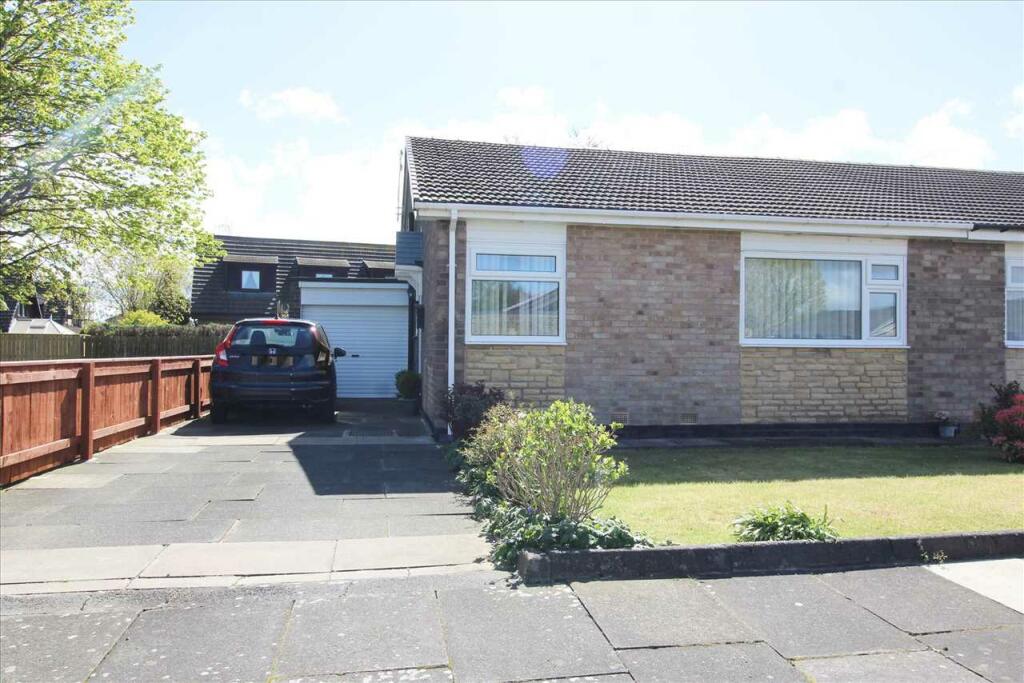 2 bedroom bungalow for sale in Manningford Close, Whitelea Dale