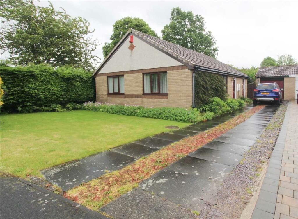 3 bedroom detached house for sale in Pendleton Drive, Northburn Chase