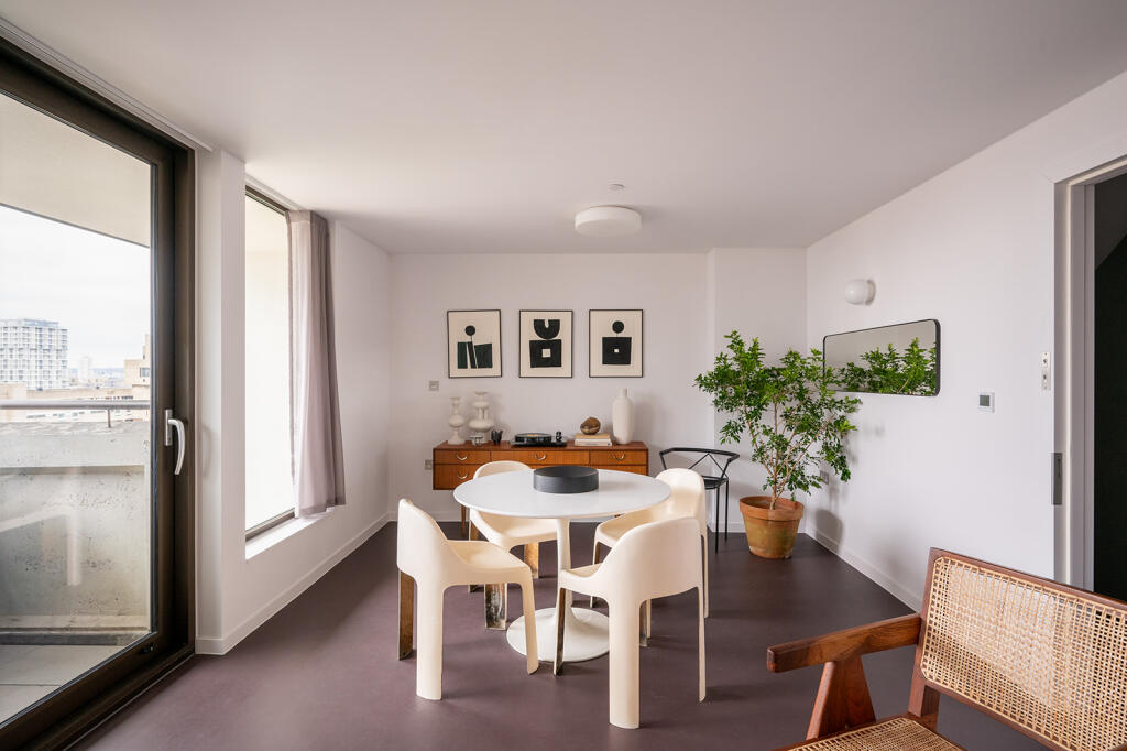 Main image of property: Balfron Tower, 7 St Leonards Road, London, E14 0UY